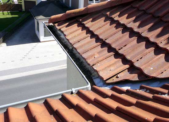 Bauschäden durch zu flach geneigte Dachbereiche